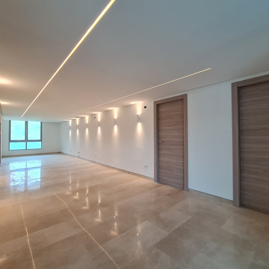 Modern and Spacious Family Home in Altos de Guaparo